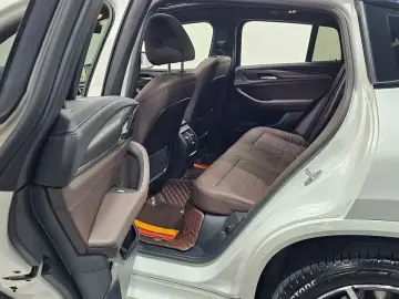 2025 BMW X4 с пробегом 9 711 км