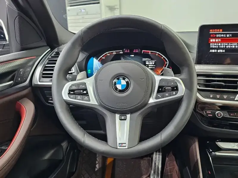 2025 BMW X4 с пробегом 9 711 км