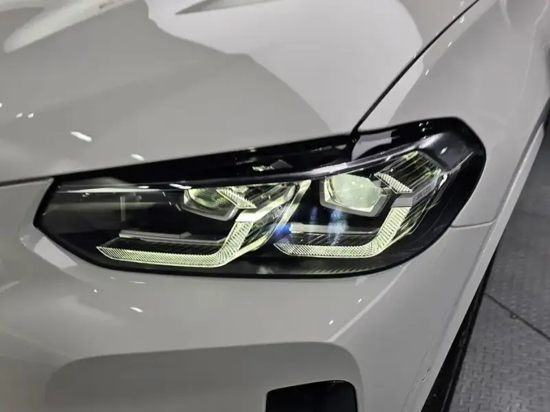 2025 BMW X4 с пробегом 9 711 км