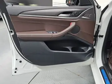 2025 BMW X4 с пробегом 9 711 км