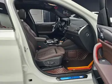 2025 BMW X4 с пробегом 9 711 км