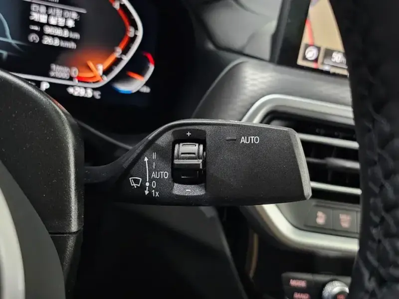 2025 BMW X4 с пробегом 9 711 км
