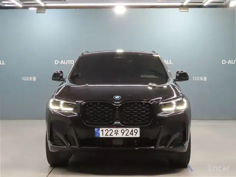 2023 BMW X4 с пробегом 16 800 км