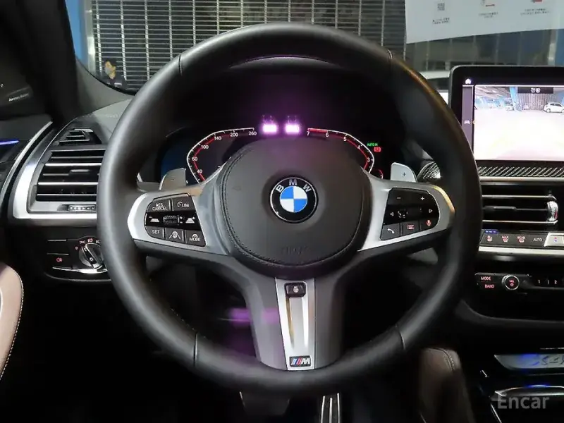 2023 BMW X4 с пробегом 16 800 км