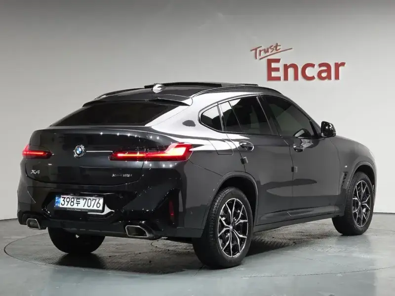 2024 BMW X4 с пробегом 14 082 км