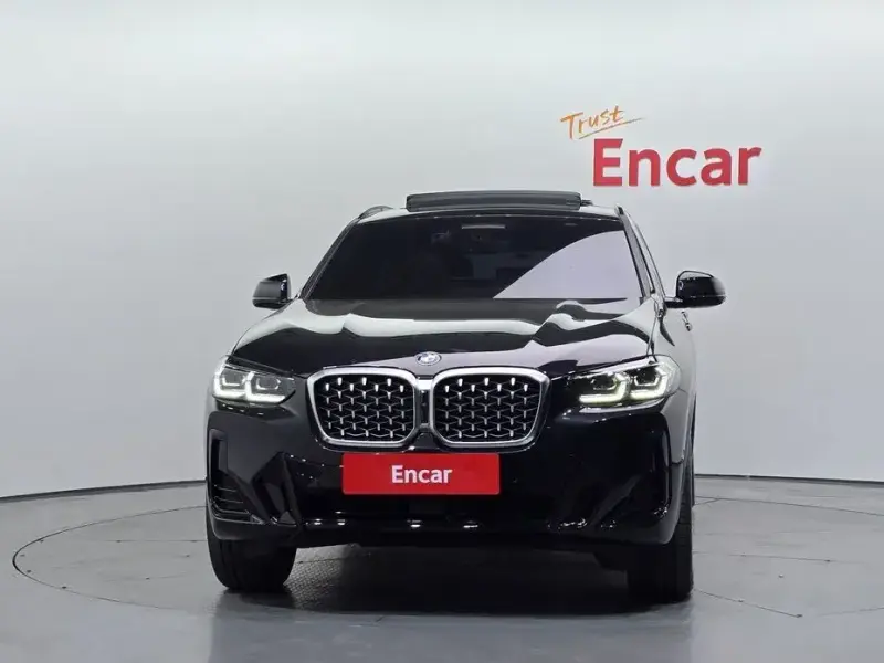 2025 BMW X4 с пробегом 4 404 км