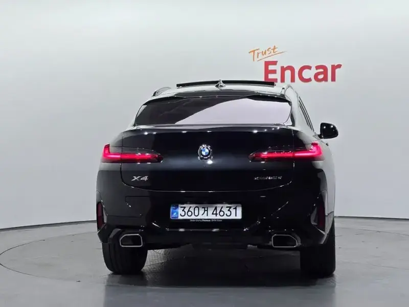 2025 BMW X4 с пробегом 4 404 км