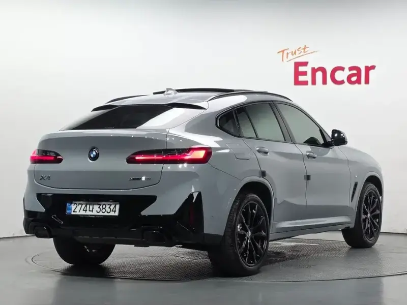 2025 BMW X4 с пробегом 7 061 км