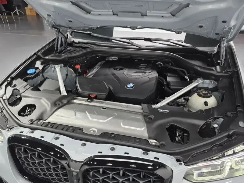 2025 BMW X4 с пробегом 7 061 км