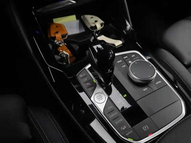 2025 BMW X4 с пробегом 7 061 км