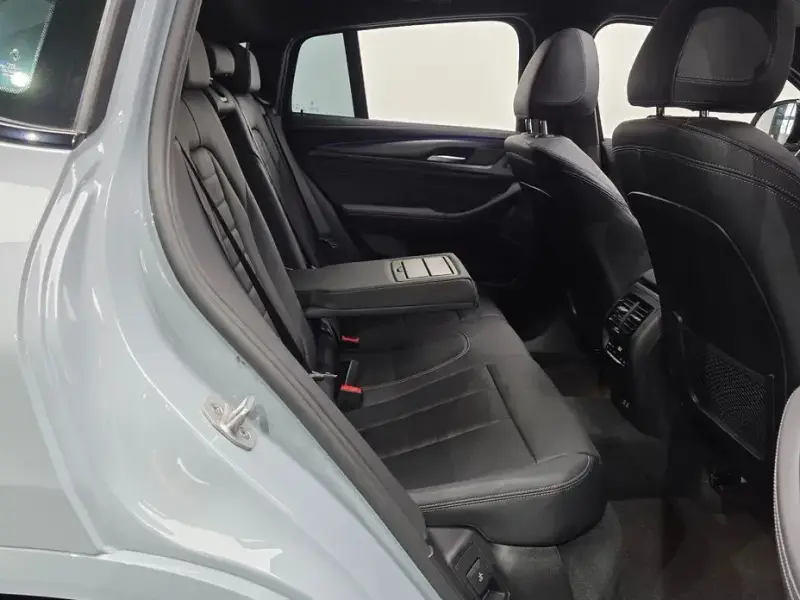2025 BMW X4 с пробегом 7 061 км