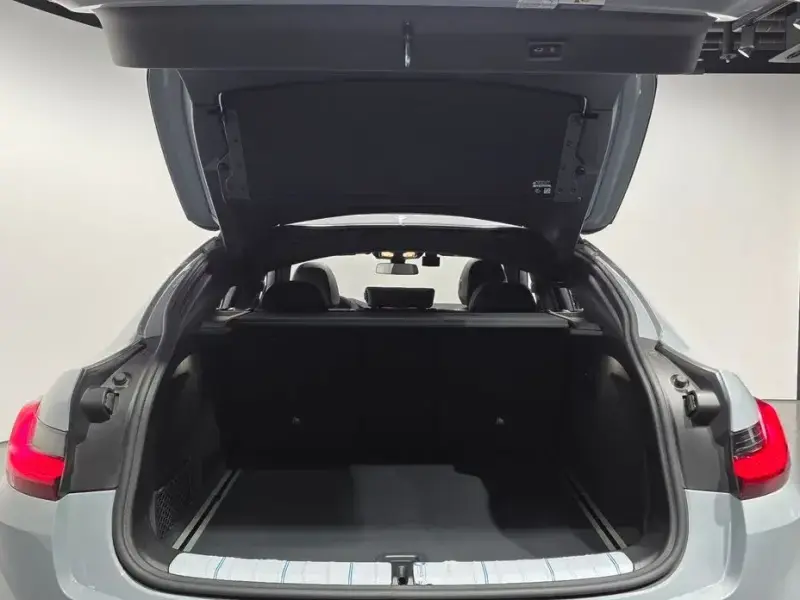 2025 BMW X4 с пробегом 7 061 км