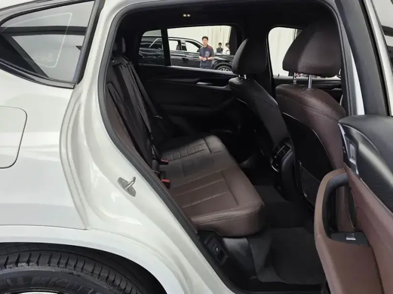 2023 BMW X4 с пробегом 33 770 км