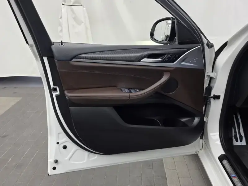 2023 BMW X4 с пробегом 33 770 км