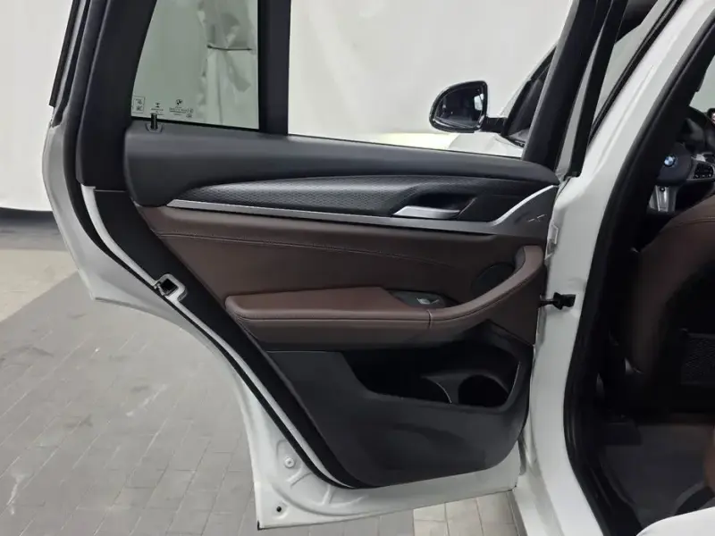 2023 BMW X4 с пробегом 33 770 км