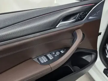 2023 BMW X4 с пробегом 33 770 км