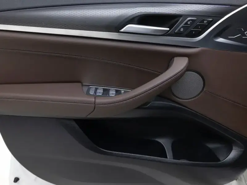 2025 BMW X4 с пробегом 25 830 км