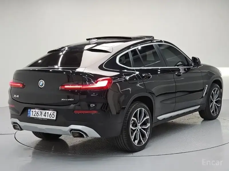 2025 BMW X4 с пробегом 20 126 км