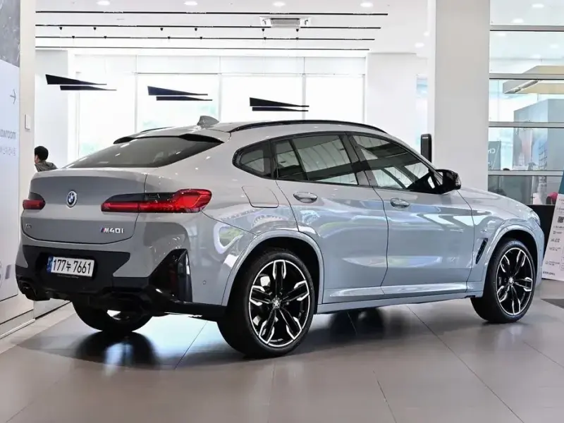 2023 BMW X4 с пробегом 45 595 км