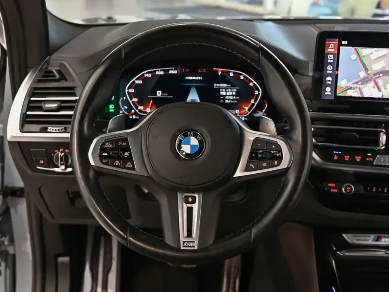 2023 BMW X4 с пробегом 45 595 км