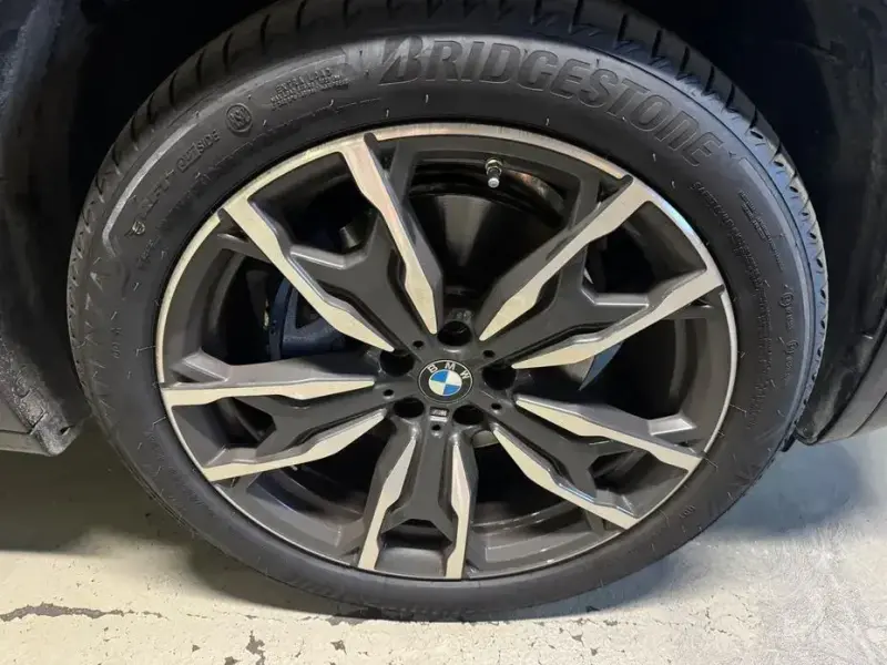 2025 BMW X4 с пробегом 7 200 км