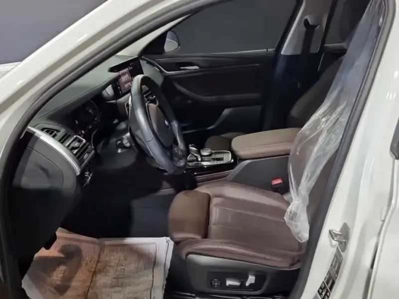 2023 BMW X4 с пробегом 16 903 км