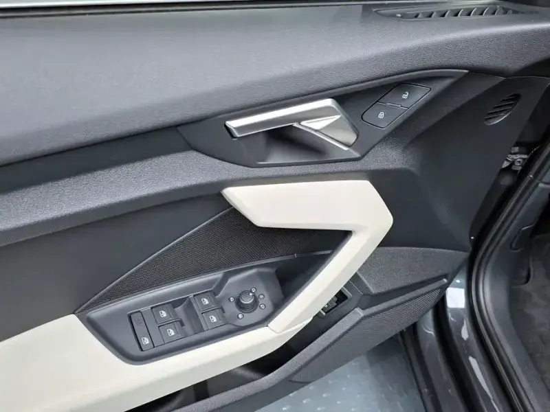 2023 Audi A3 с пробегом 13 339 км
