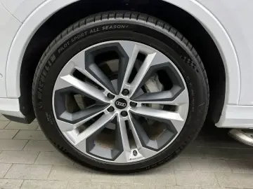 2023 Audi Q7 с пробегом 44 204 км