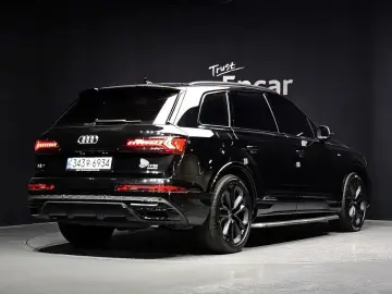 2022 Audi Q7 с пробегом 73 360 км