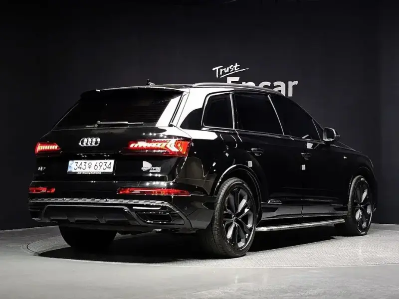 2022 Audi Q7 с пробегом 73 360 км