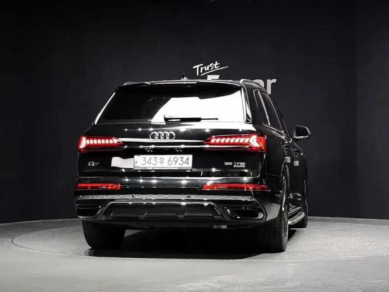 2022 Audi Q7 с пробегом 73 360 км