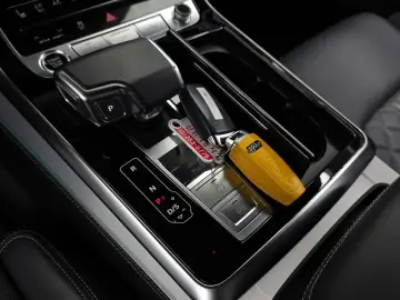 2023 Audi Q7 с пробегом 30 970 км