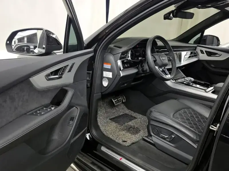 2023 Audi Q7 с пробегом 30 970 км