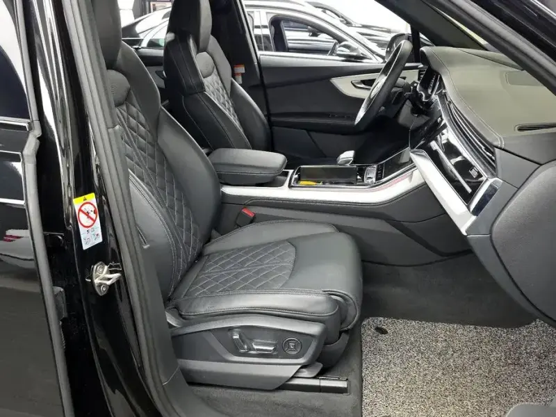 2023 Audi Q7 с пробегом 30 970 км