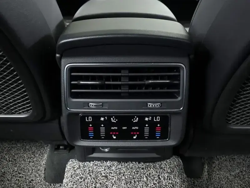 2023 Audi Q7 с пробегом 30 970 км