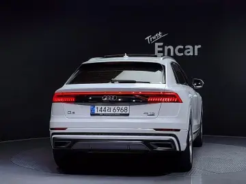 2023 Audi Q8 с пробегом 18 535 км