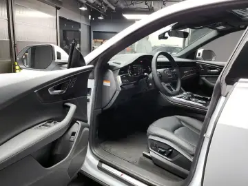2023 Audi Q8 с пробегом 18 535 км