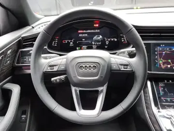 2023 Audi Q8 с пробегом 18 535 км