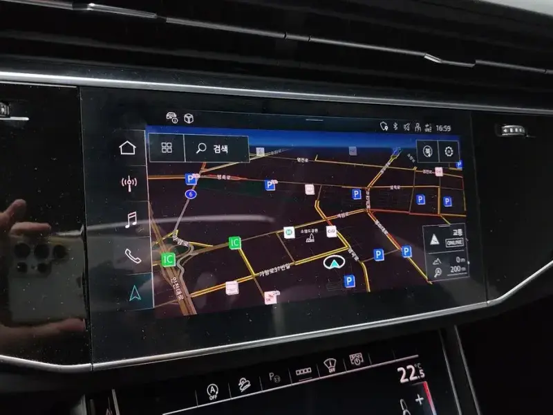 2023 Audi Q8 с пробегом 18 535 км