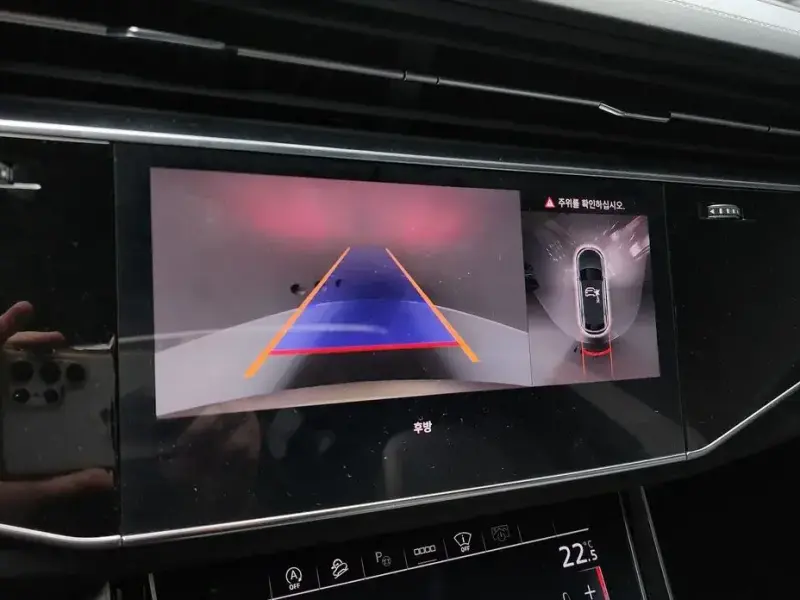 2023 Audi Q8 с пробегом 18 535 км