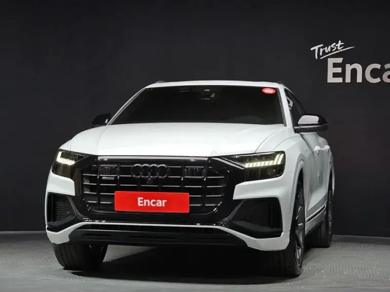 2023 Audi Q8 с пробегом 22 952 км