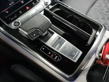 2023 Audi Q8 с пробегом 22 952 км