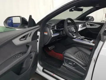 2023 Audi Q8 с пробегом 22 952 км