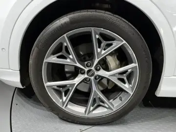 2023 Audi Q8 с пробегом 38 620 км