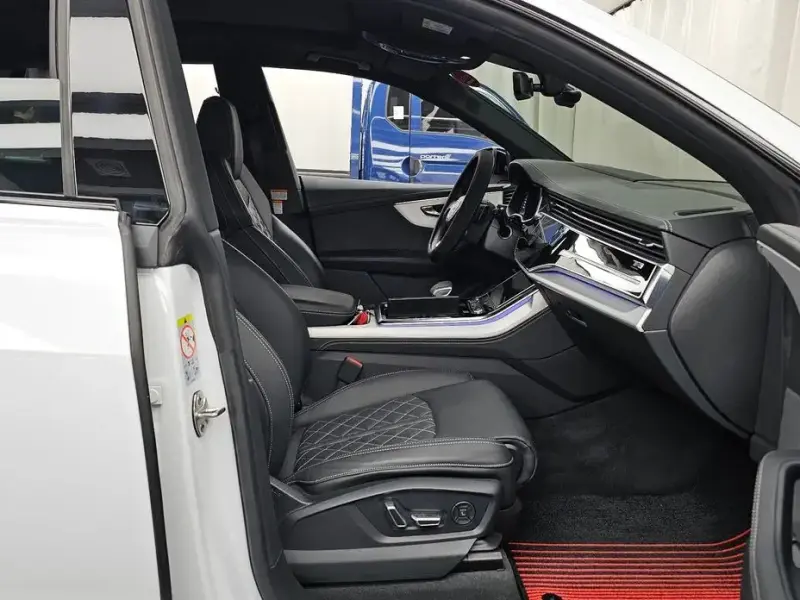 2023 Audi Q8 с пробегом 22 952 км