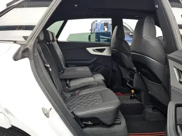 2023 Audi Q8 с пробегом 22 952 км