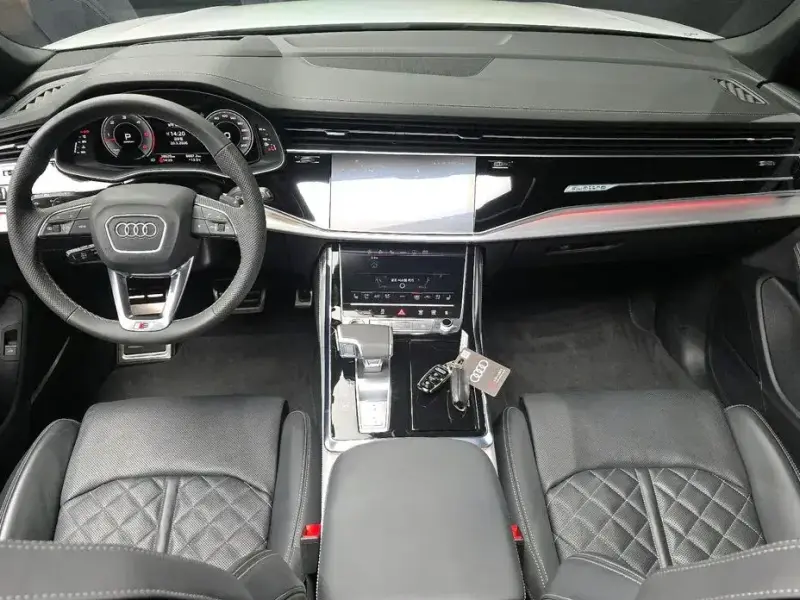 2023 Audi Q8 с пробегом 38 620 км