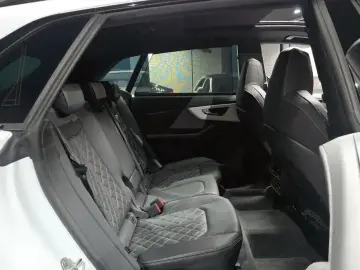 2023 Audi Q8 с пробегом 38 620 км