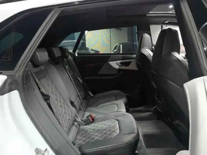 2023 Audi Q8 с пробегом 38 620 км