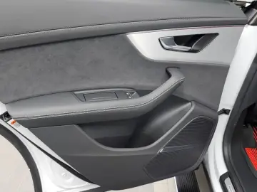 2023 Audi Q8 с пробегом 22 952 км